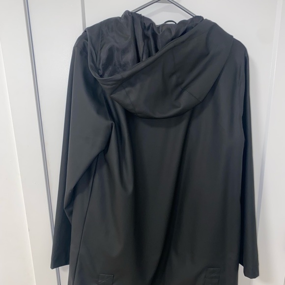 Topshop longline raincoat in black - Picture 3 of 3